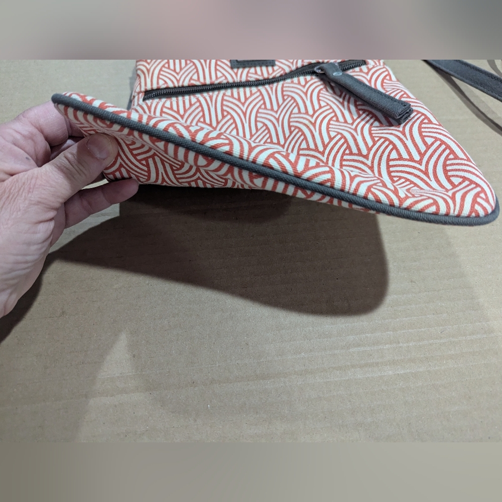Ame & Lulu Peach Orange Cream Pattern Cross Body Canvas Purse Bag - Picture 4 of 9